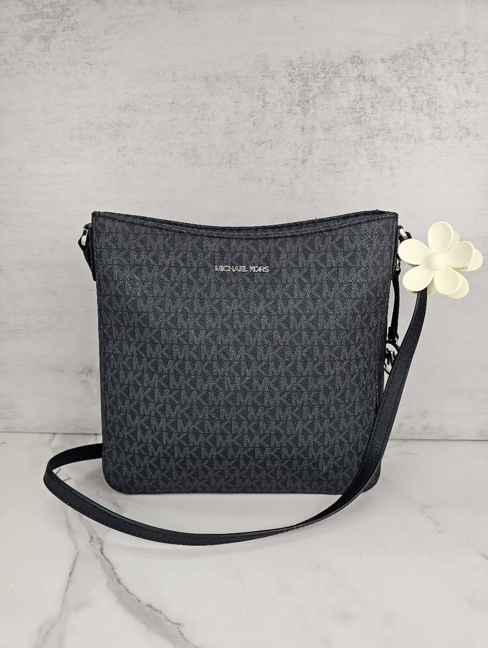 Michael Kors Large Jet Set Messenger Crossbody Bag